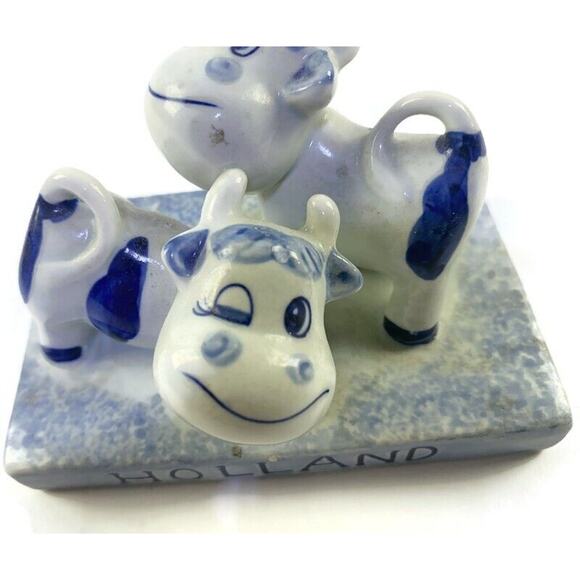 Delft Blue Holland Playful Cows Figurine Hand Painted 2.5 x 4 x 2.5 - Picture 2 of 7